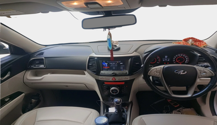 2019 Mahindra XUV300 W8 (O) 1.2 PETROL, Petrol, Manual, 71,606 km, interior