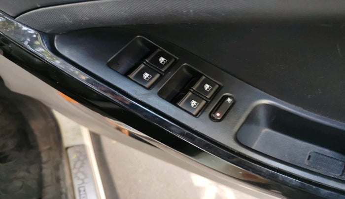 2018 Tata NEXON XM DIESEL, Diesel, Manual, 85,186 km, interior