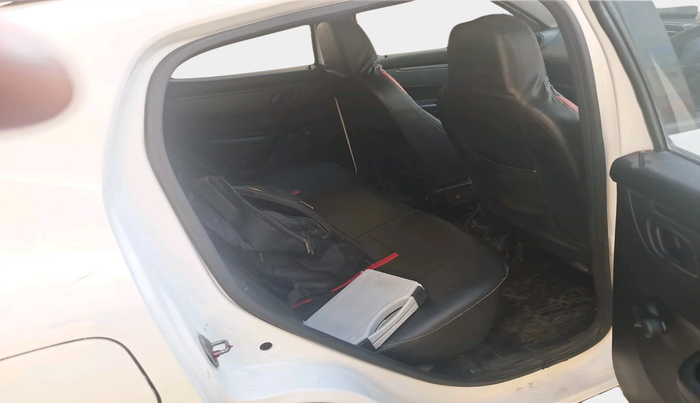 2017 Renault Kwid RXT 1.0 (O), Petrol, Manual, 71,989 km, interior