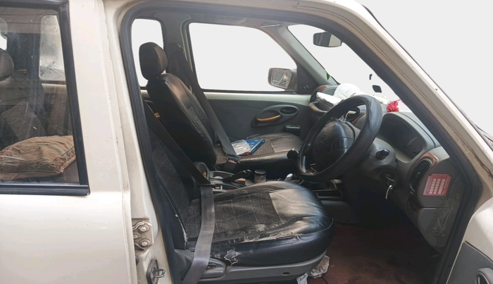 2013 Mahindra Scorpio EX M2DI, Diesel, Manual, 2,22,670 km, interior