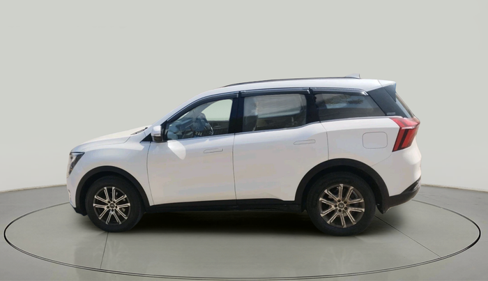 2022 Mahindra XUV700 AX 7 P AT 7 STR, Petrol, Automatic, 91,371 km, exterior