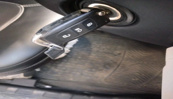 2022 Tata NEXON XZ PETROL, Petrol, Manual, 79,528 km, interior