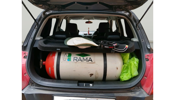 2017 Maruti Swift VXI O, CNG, Manual, 1,09,893 km, exterior