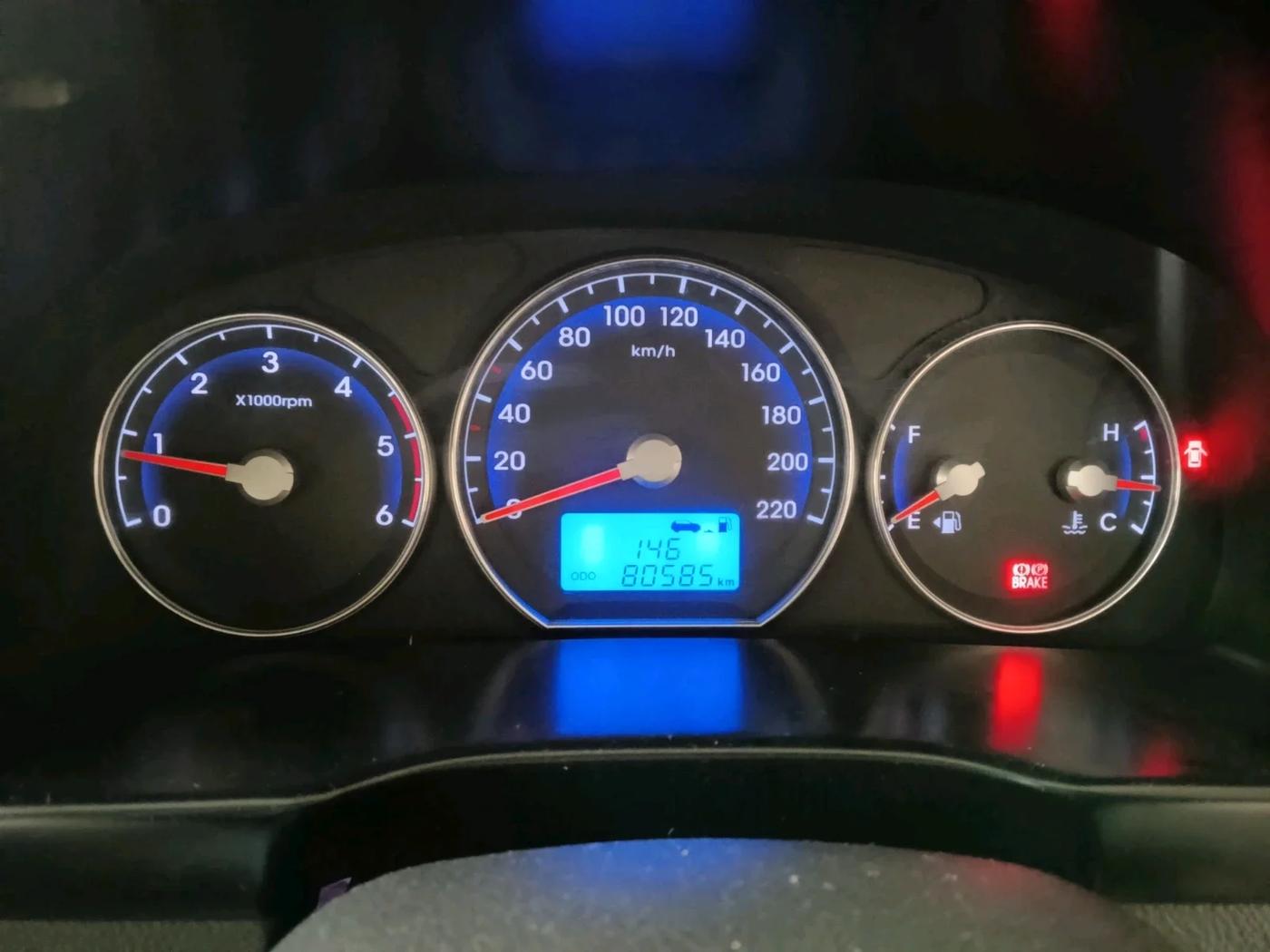 2013 Hyundai Santa Fe 2 WD, Diesel, Manual, 80,585 km, interior