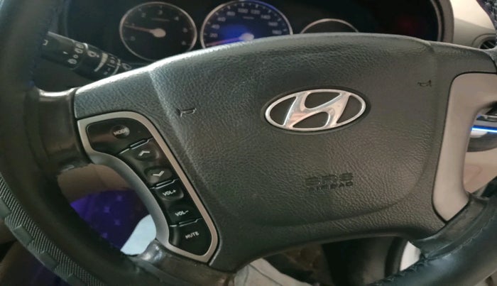 2013 Hyundai Santa Fe 2 WD, Diesel, Manual, 80,585 km, interior