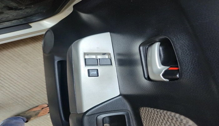 2013 Maruti Wagon R 1.0 LXI CNG, Petrol, Manual, 1,11,447 km, interior