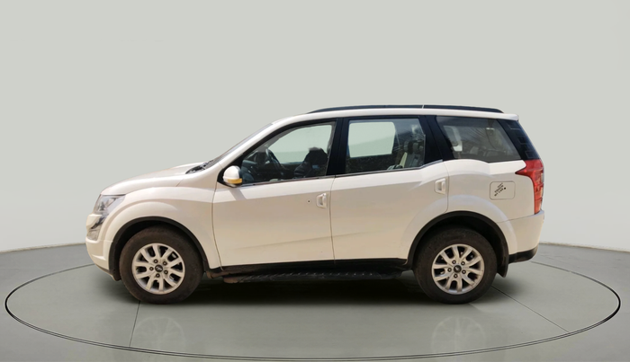 2017 Mahindra XUV500 W10 AT, Diesel, Automatic, 1,04,604 km, exterior