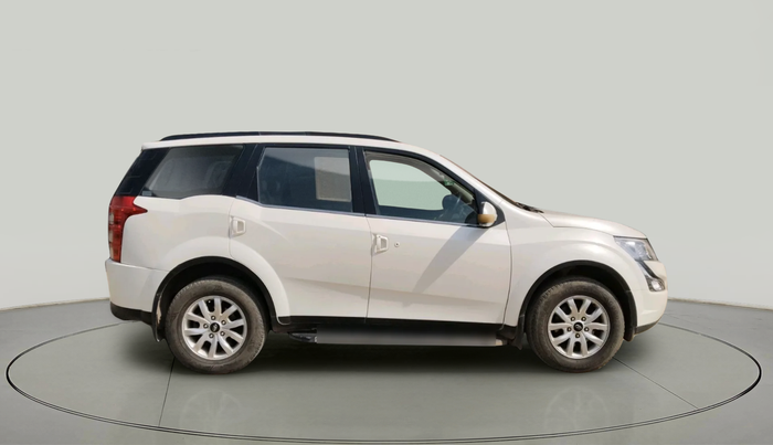 2017 Mahindra XUV500 W10 AT, Diesel, Automatic, 1,04,604 km, exterior