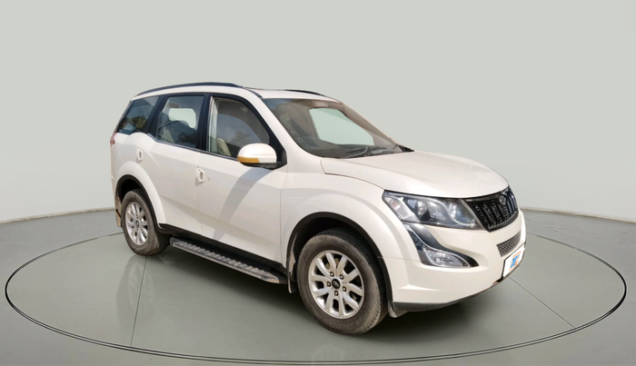 2017 Mahindra XUV500 W10 AT, Diesel, Automatic, 1,04,604 km, exterior
