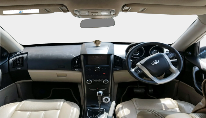 2017 Mahindra XUV500 W10 AT, Diesel, Automatic, 1,04,604 km, interior