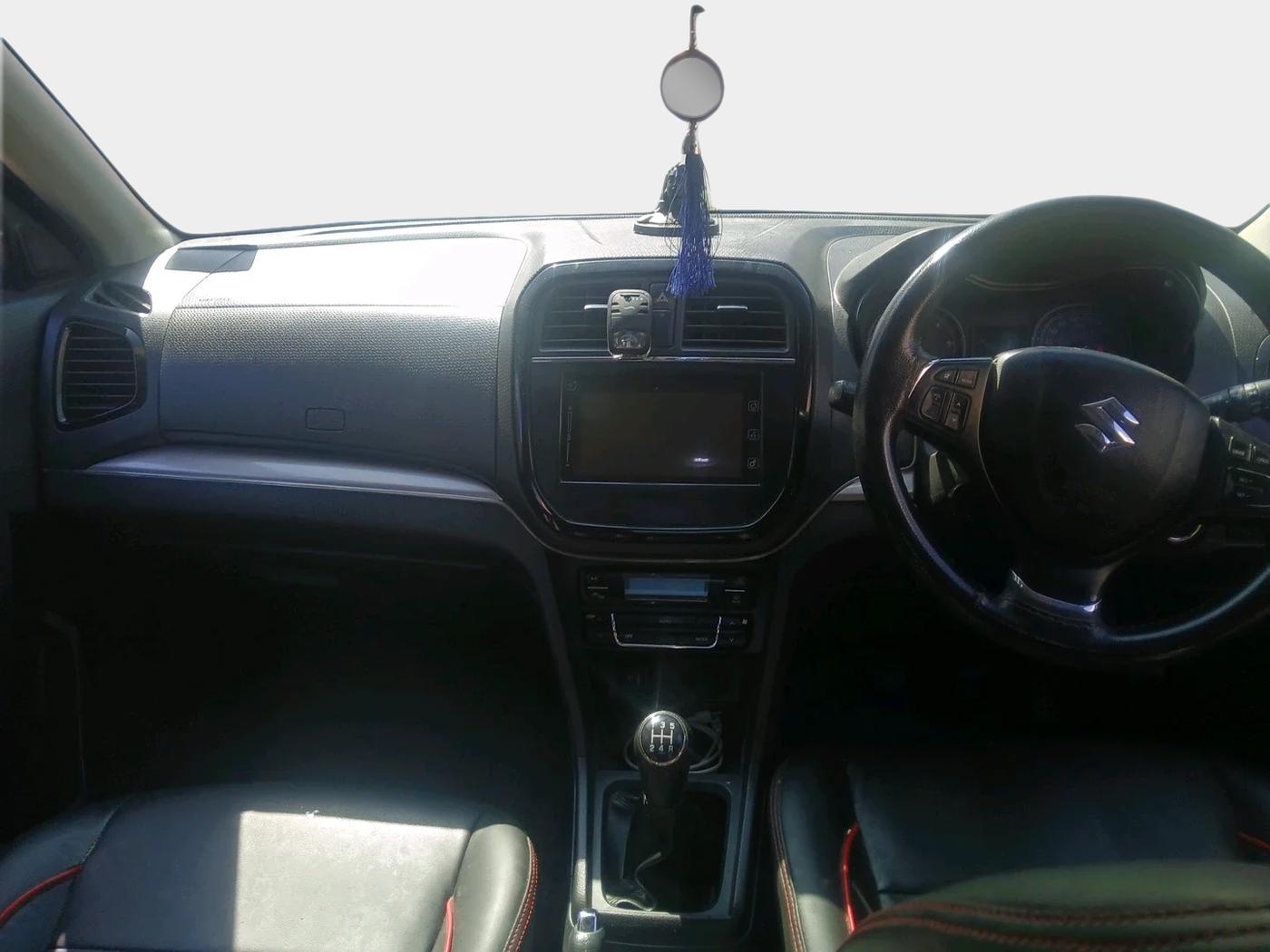 2016 Maruti Vitara Brezza ZDI PLUS, Diesel, Manual, 1,36,845 km, interior