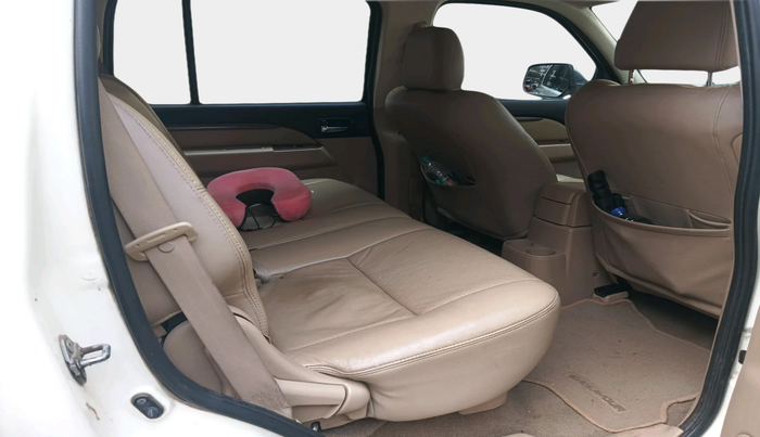 2013 Ford Endeavour 3.0L 4X4 AT, Diesel, Automatic, 1,27,352 km, interior