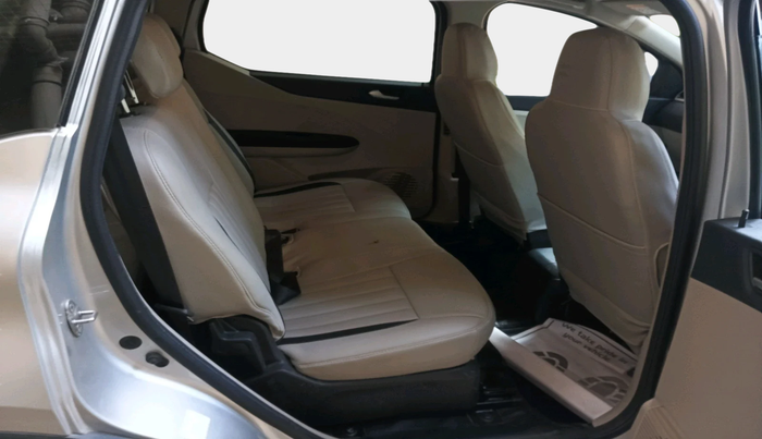 2020 Renault TRIBER RXZ, Petrol, Manual, 3,986 km, interior