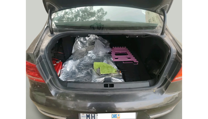 2012 Volkswagen Passat HIGHLINE DSG, Diesel, Automatic, 1,51,216 km, exterior