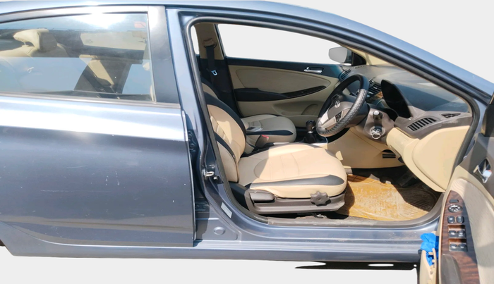 2014 Hyundai Verna FLUIDIC 1.6 VTVT SX, Petrol, Manual, 60,977 km, interior