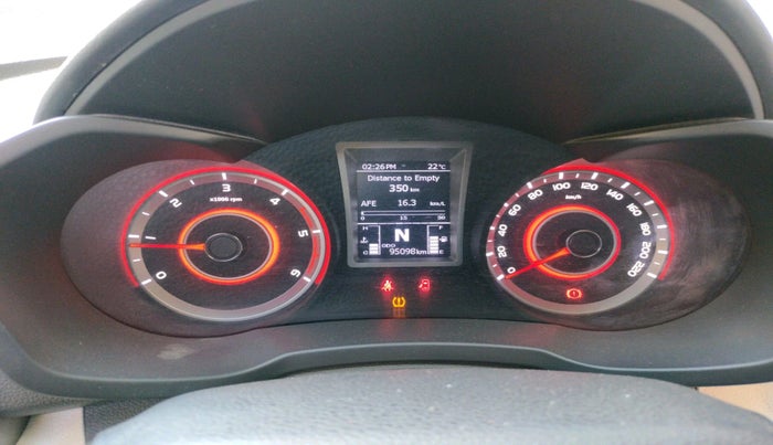 2020 Mahindra XUV300 W8 (O) 1.5 DIESEL, Diesel, Manual, 94,500 km, interior