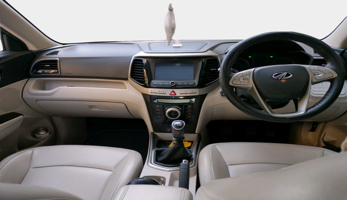 2020 Mahindra XUV300 W8 (O) 1.5 DIESEL, Diesel, Manual, 94,500 km, interior