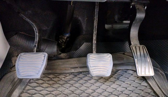 2020 Mahindra XUV300 W8 (O) 1.5 DIESEL, Diesel, Manual, 94,500 km, interior