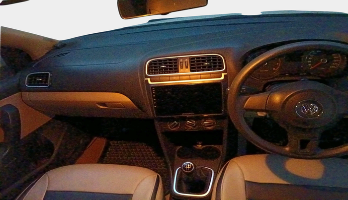 2011 Volkswagen Polo HIGHLINE 1.6L, Petrol, Manual, 65,160 km, interior