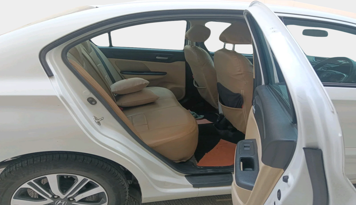 2022 Honda Amaze 1.2L I-VTEC VX CVT, Petrol, Automatic, 42,346 km, interior