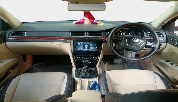 2012 Skoda Superb ELEGANCE 1.8 TSI AT, Petrol, Automatic, 1,12,561 km, interior