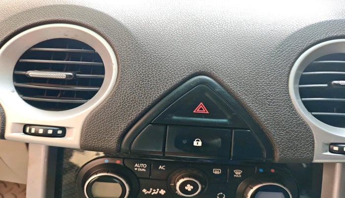 2011 Renault Koleos 4x4 AT, Diesel, Automatic, 1,78,203 km, interior