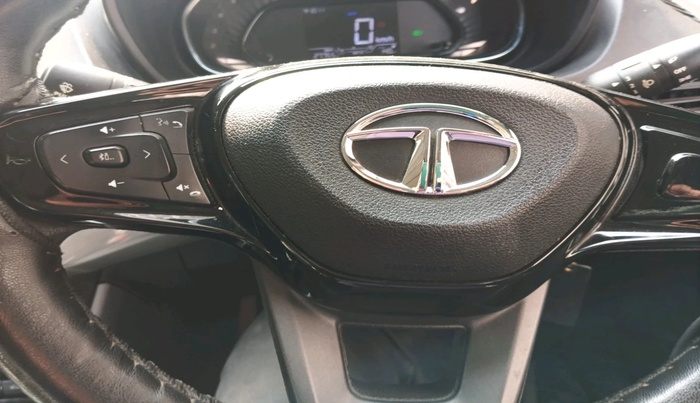 2022 Tata NEXON XM SUNROOF PETROL, Petrol, Manual, 27,755 km, interior