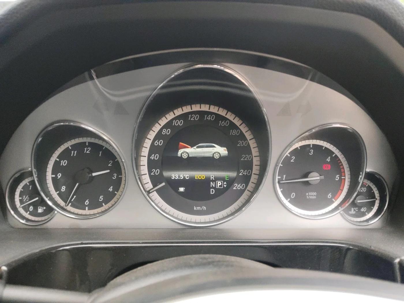 2013 Mercedes Benz E Class E 220 CDI avantgarde, Diesel, Automatic, 95,118 km, interior