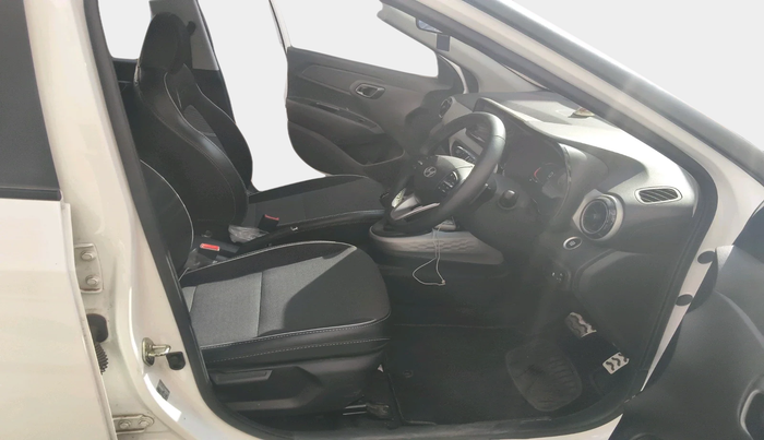 2024 Hyundai EXTER SX(O) 1.2 AMT, Petrol, Automatic, 8,999 km, interior