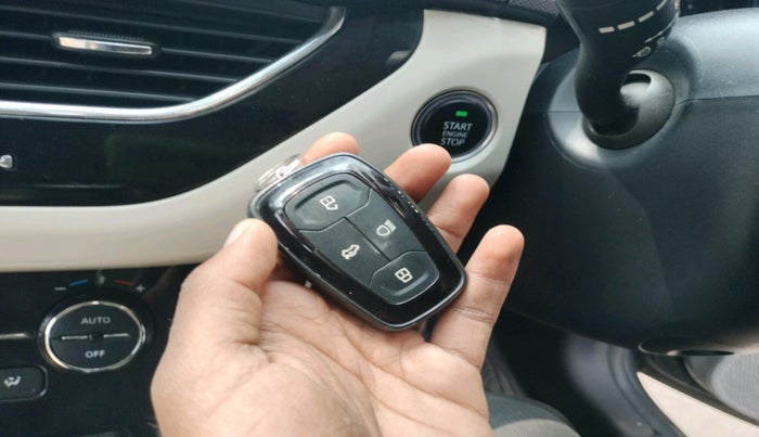 2022 Tata NEXON XZA PLUS PETROL, Petrol, Automatic, 25,743 km, interior