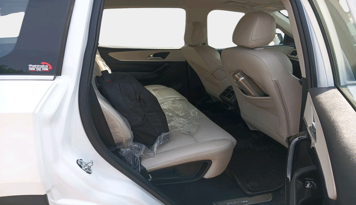 2024 Mahindra XUV700 AX 7 LUXURY D AT 7 STR, Diesel, Automatic, 8,626 km, interior