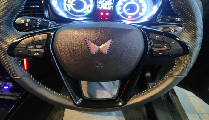 2022 Mahindra XUV400 EL 7.2 KW, Electric, Automatic, 41,973 km, interior