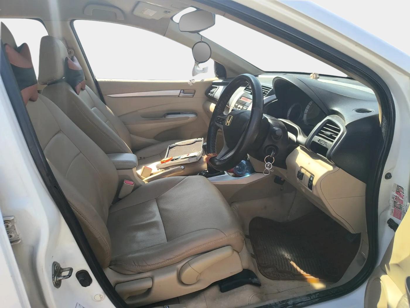 2011 Honda City 1.5L I-VTEC V MT, CNG, Manual, 1,00,744 km, interior