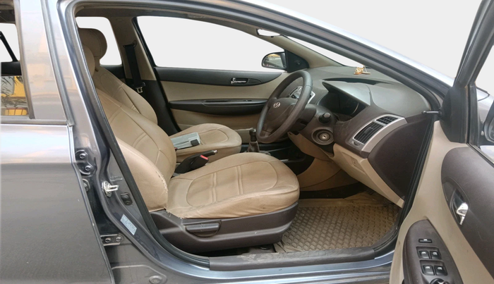 2011 Hyundai i20 MAGNA 1.2, Petrol, Manual, 95,429 km, interior