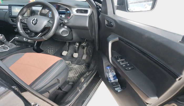 2024 Renault Kiger RXT (O) MT, Petrol, Manual, 8,269 km, interior