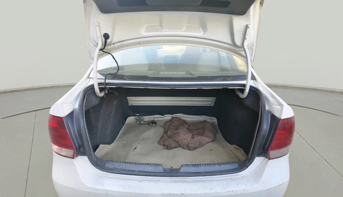 2011 Volkswagen Vento HIGHLINE 1.6 MPI, Petrol, Manual, 74,612 km, exterior