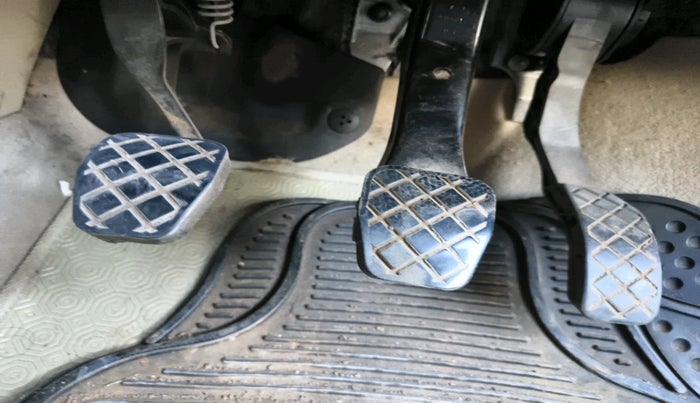 2011 Volkswagen Vento HIGHLINE 1.6 MPI, Petrol, Manual, 74,612 km, interior