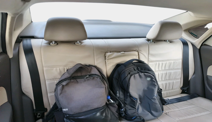 2011 Volkswagen Vento HIGHLINE 1.6 MPI, Petrol, Manual, 74,612 km, interior