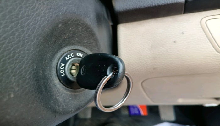 2016 Hyundai Eon MAGNA +, Petrol, Manual, 86,102 km, interior