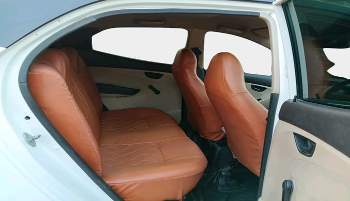 2016 Hyundai Eon MAGNA +, Petrol, Manual, 86,102 km, interior