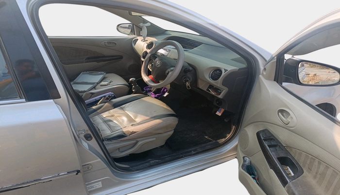2015 Toyota Etios VX-D, Diesel, Manual, 1,15,214 km, interior