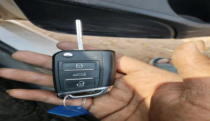 2012 Volkswagen Polo COMFORTLINE 1.2L, Diesel, Manual, 1,02,241 km, interior