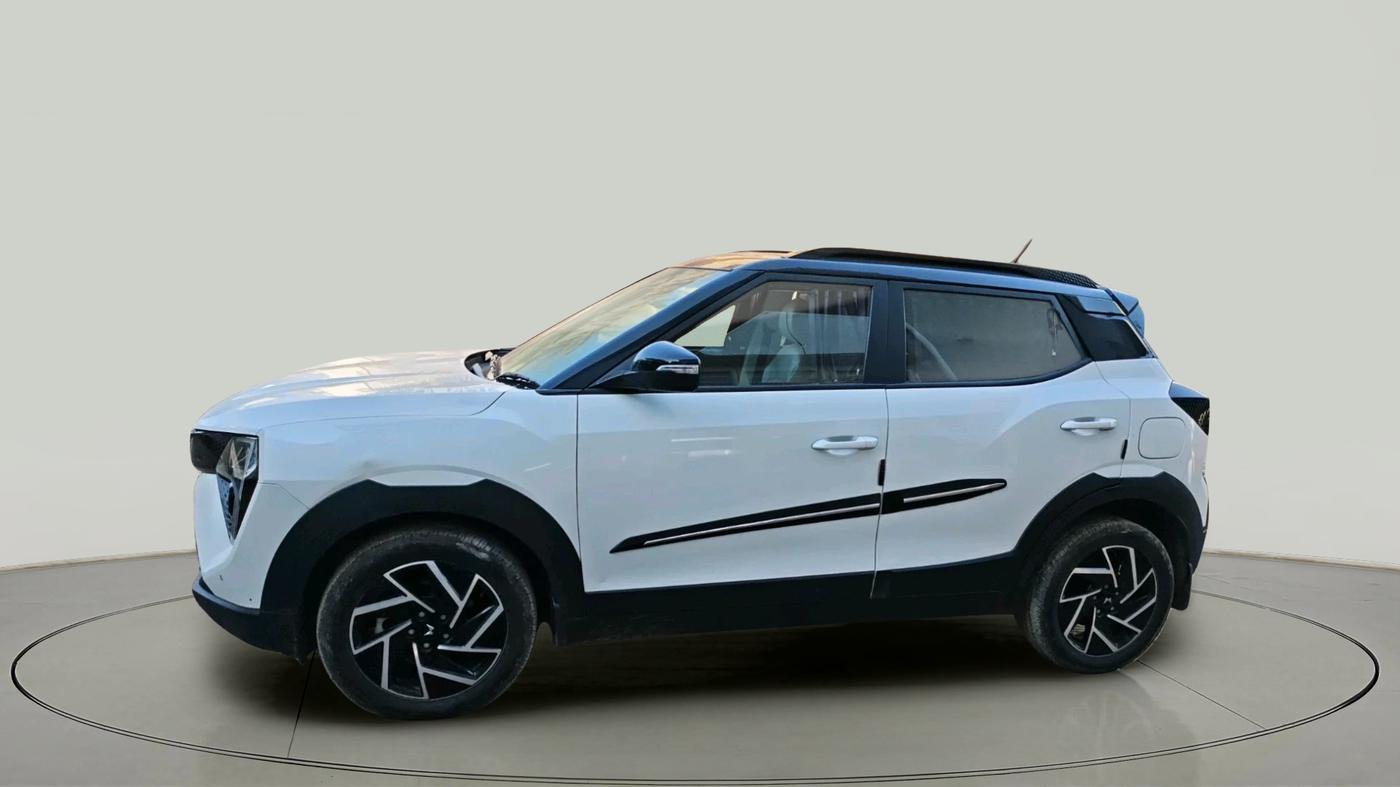 2024 Mahindra XUV 3XO AX7 1.5 Turbo Diesel Autoshift Plus, Diesel, Automatic, 34,274 km, exterior