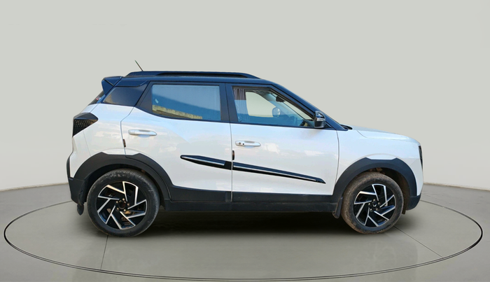 2024 Mahindra XUV 3XO AX7 1.5 Turbo Diesel Autoshift Plus, Diesel, Automatic, 34,274 km, exterior