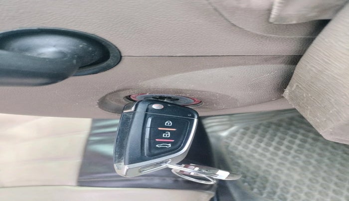 2012 Mahindra XUV500 W8, Diesel, Manual, 1,72,314 km, interior