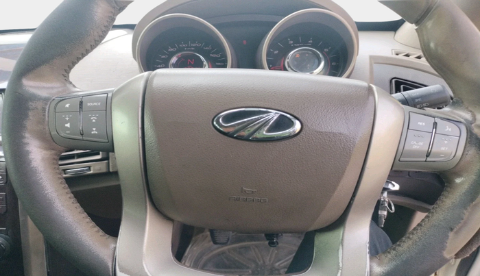 2012 Mahindra XUV500 W8, Diesel, Manual, 1,72,314 km, interior