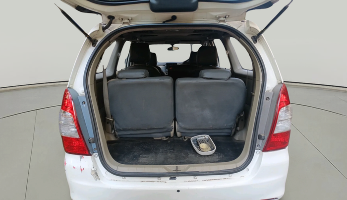 2013 Toyota Innova 2.5 G4 7 STR, Diesel, Manual, 1,83,685 km, exterior