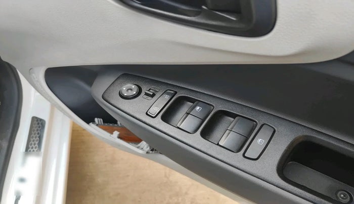 2024 Hyundai AURA S 1.2 CNG, Petrol, Manual, 9,394 km, interior