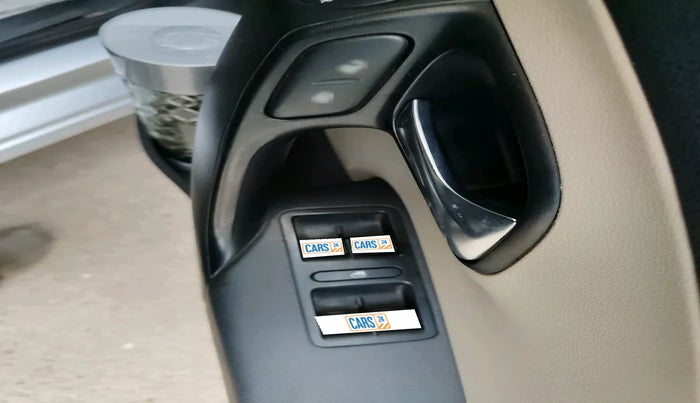 2013 Volkswagen Polo COMFORTLINE 1.2L PETROL, Petrol, Manual, 1,03,184 km, interior