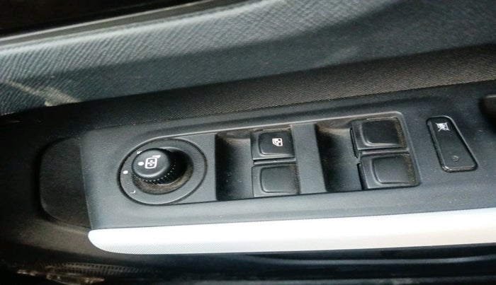 2025 Tata PUNCH ACCOMPLISHED SUNROOF MT, Petrol, Manual, 386 km, interior